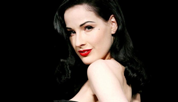 Дита фон Тиз похвасталась вышиванкой от украинского дизайнера: опубликовано фото