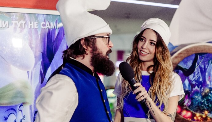 Солистка дуэта 