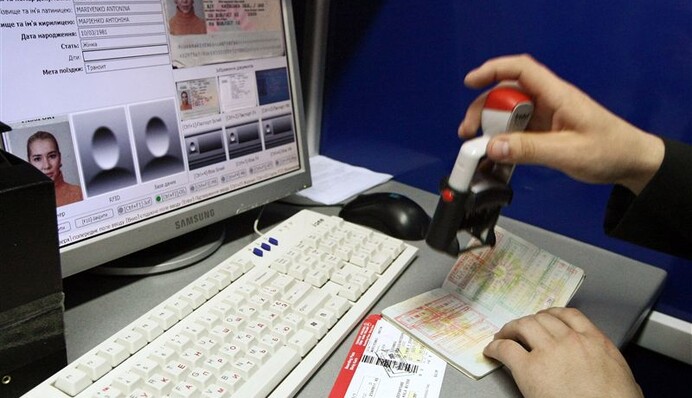 Безвиз: пустят ли в Европу жителей ОРДЛО и Крыма