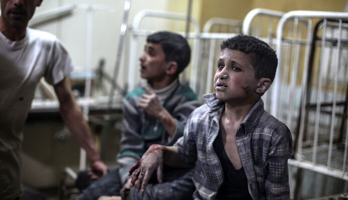 Десятки дітей постраждали через хімічну атаку в Сирії: фото