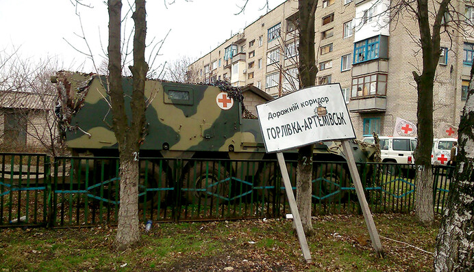 Снайпери, мародери і Годзілла: як живуть люди в буферній зоні на Донбасі