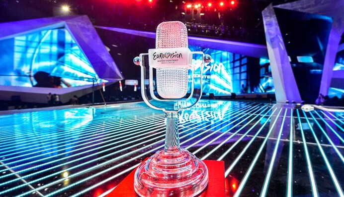 Почувствовать себя победителем: участники Евровидения-2017 прикоснулись к главному призу