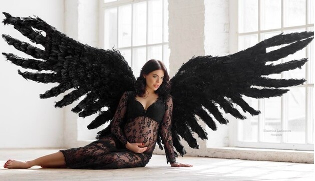 Анастасия Стоцкая снялась в неожиданных образах на девятом месяце беременности: опубликованы фото