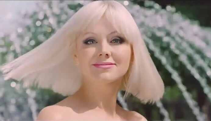 Певица Натали засветила в сети первые фото новорожденного сына