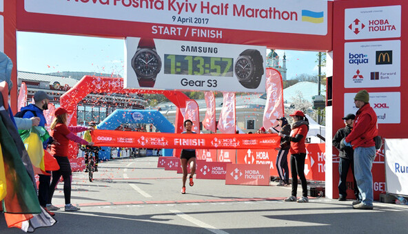 Фоторепортаж с Kyiv Half Marathon: зачем бежать ради других