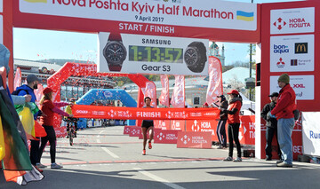 Фоторепортаж с Kyiv Half Marathon: зачем бежать ради других