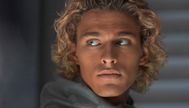 ТОП-10 самых ярких фото красавца-актера Василия Степанова