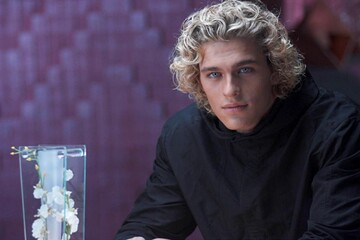 Названы вероятные причины попытки самоубийства Василия Степанова