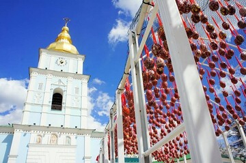 Как знаменитости отмечают Пасху 2017: гламурная корзина Олега Ляшко и идиллия Анны Седоковой