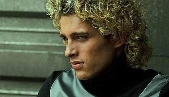 ​Федор Бондарчук обещал помочь выбросившемуся из окна актеру