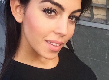 Девушка Криштиану Роналду лишалась работы из-за футболиста