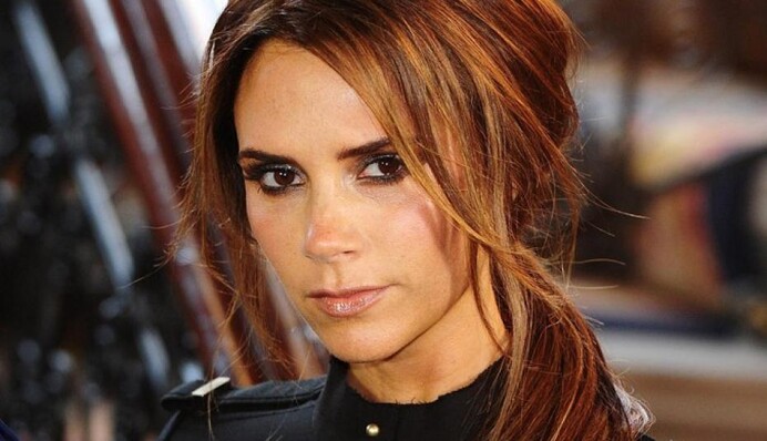 Экс-солистка Spice Girls Виктория Бекхэм стала офицером ордена Британской империи