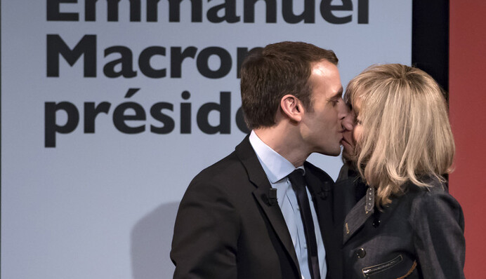 Поцілунок Макрона і обійми Ле Пен: найяскравіші фото з Франції напередодні виборів
