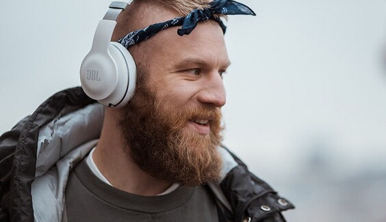 Ни ответа ни привета: Иван Дорн в Киеве сбежал от журналистов