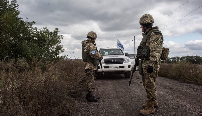 Подрыв авто ОБСЕ под Луганском: почему России это выгодно