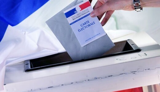 Выборы во Франции: Эммануэль Макрон лидирует, но Ле Пен не сдается
