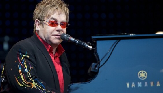 Госпитализация Элтона Джона: стали известны новые подробности