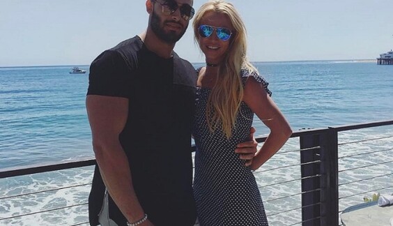 Бритни Спирс боится, что молодой бойфренд бросит ее