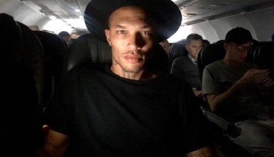 Самого красивого преступника США не пустили в Великобританию