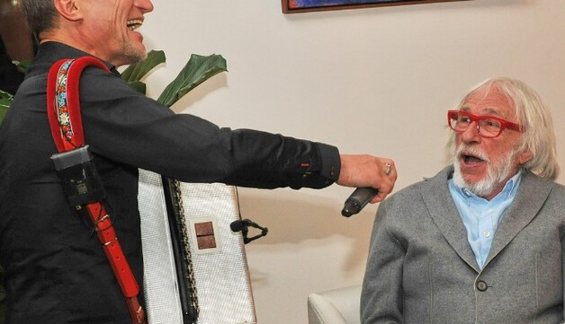 Оскандалившийся Олег Скрипка засветился в компании Пьера Ришара: опубликовано видео