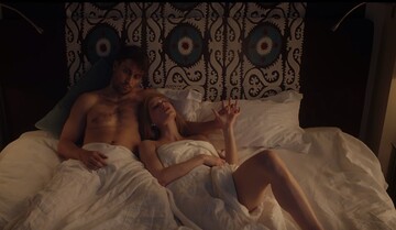 В новом клипе 