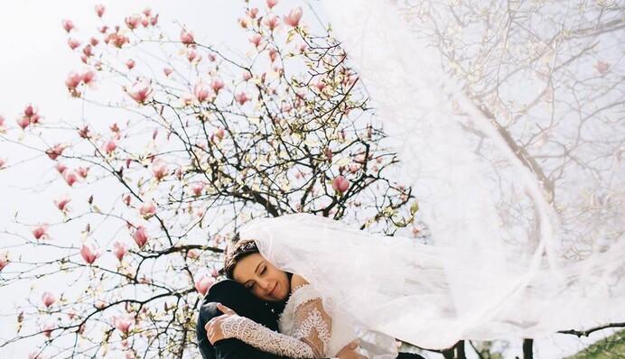 Джамала поделилась с поклонниками новыми фото со своей шикарной свадьбы