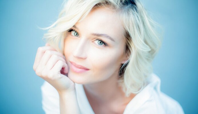 Полина Гагарина поделилась первым фото со своим новорожденным и рассекретила пол ребенка