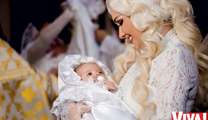 Маленькие украинцы: Катя Бужинская показала фото своих двойняшек в вышиванках