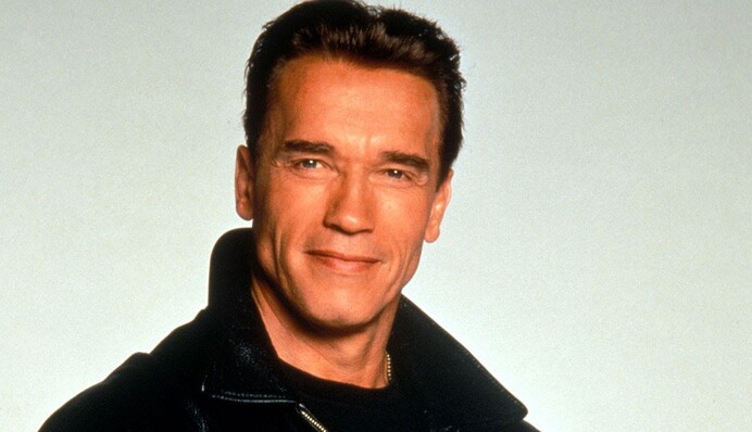 Арнольд Шварценеггер отличился забавной выходкой в Париже: опубликованы фото