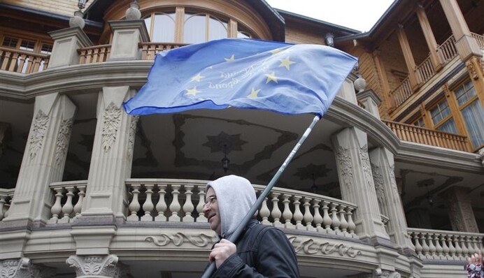 Судді Януковича будуть хворіти, а Україні завдано неприємного удару