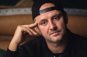 Запрещенная СБУ Наташа Королева засветилась в объятиях Потапа: опубликовано фото