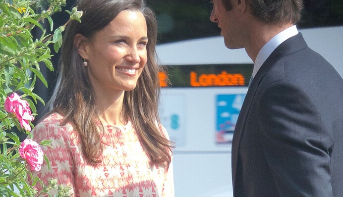 Сестру Кейт Миддлтон поймали в объятиях жениха возле церкви: появились фото