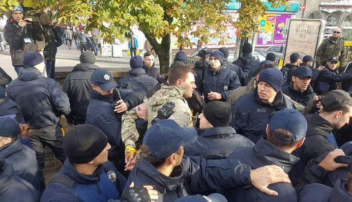 Почему во время драки в Днепре полиция превысила полномочия