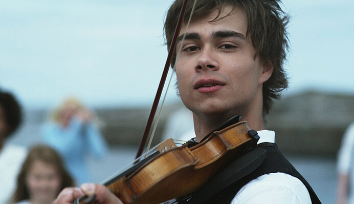 Победитель Евровидения-2009 выпустил кавер-версию песни Джамалы 