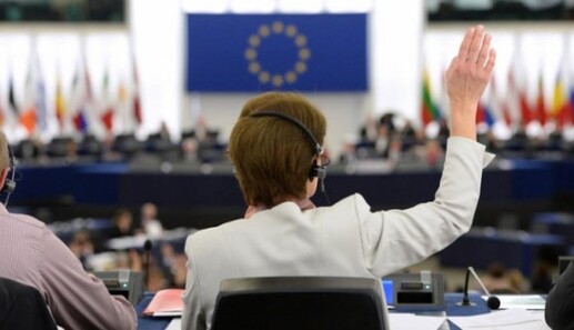 Поможет ли долгожданный безвиз рейтингу власти