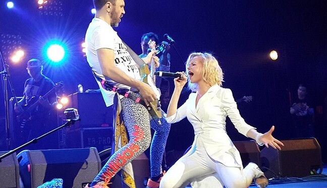 Ленинградские бои: Шнуров обматерил свою бывшую солистку за новый клип