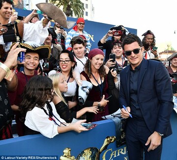 Поклонницы атаковали Блума и Деппа на премьере 