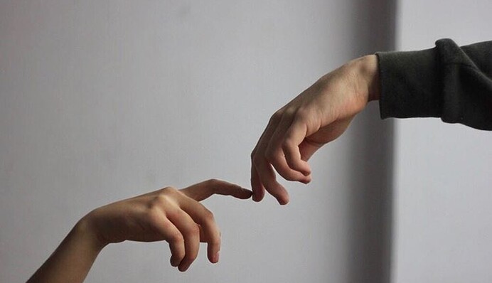 Это не твоя вина: фанаты Арианы Гранде запустили флешмоб в ее поддержку