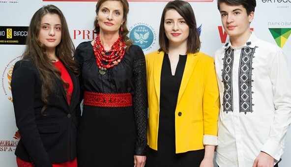 Вслед за женой Порошенко работать к Ахметову пошли и его дети: появилось видео