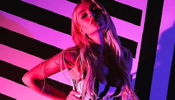 Бджилка достигла своего уровня у Лепса: в сети раскритиковали откровенный клип Алины Гросу