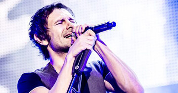 Вакарчук посвятил песню жертвам теракта в Манчестере: появились фото и видео