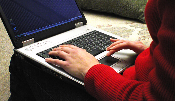 ВКонтакте заборонили, загрози залишились: як українців обманюють у мережі