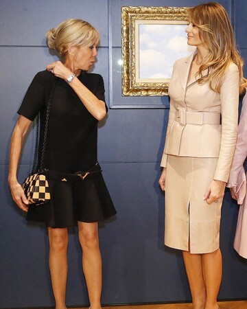 Жены Макрона и Трампа померились нарядами: опубликованы фото и видео