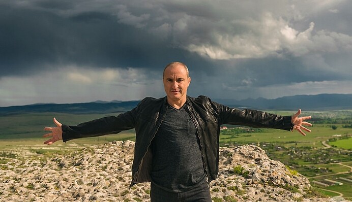 С тобой и навсегда: в России наградили двусмысленный клип о Крыме