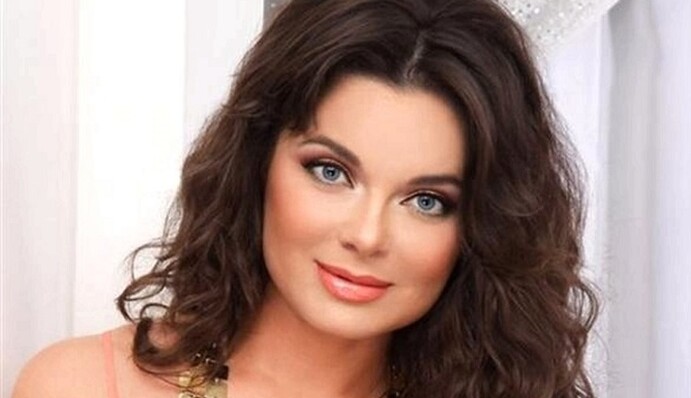 У запрещенной в Украине певицы пригрозили СБУ