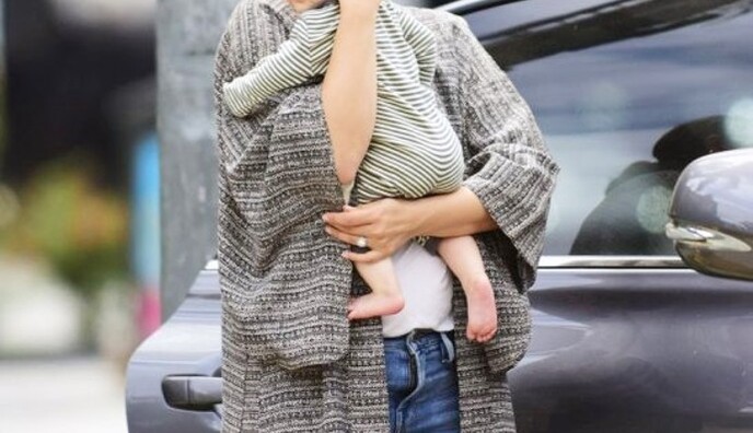 Папарацци впервые засняли лицо маленькой дочери Натали Портман: опубликованы фото