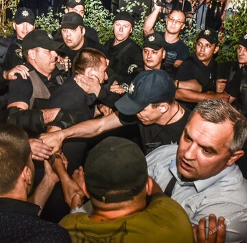 Жестокая драка полиции и активистов на концерте Билык в Одессе: опубликованы фото и видео