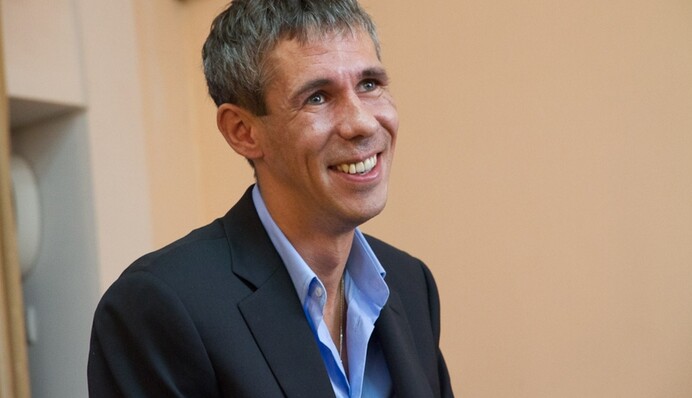 Панин попросил отправить его в Крым отбывать наказание за видео в женском белье