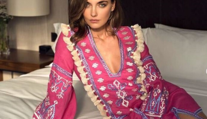 Шпильки и золотой унитаз: украинская модель удивила провокационным фото