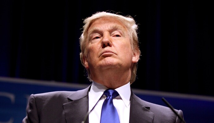 Трамп ворвался на чужую свадьбу и порадовал невесту: опубликовано видео